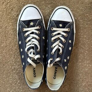 Super Cute Denim and Daisies Converse Low Top Sneakers